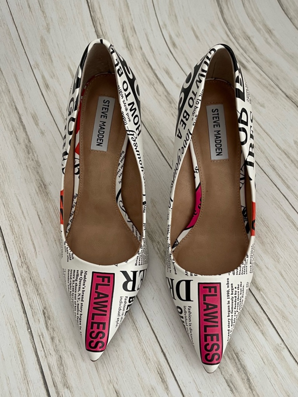 Steve Madden Vala Newspaper Print Pointed Stiletto Pumps - Picture 4 of 10